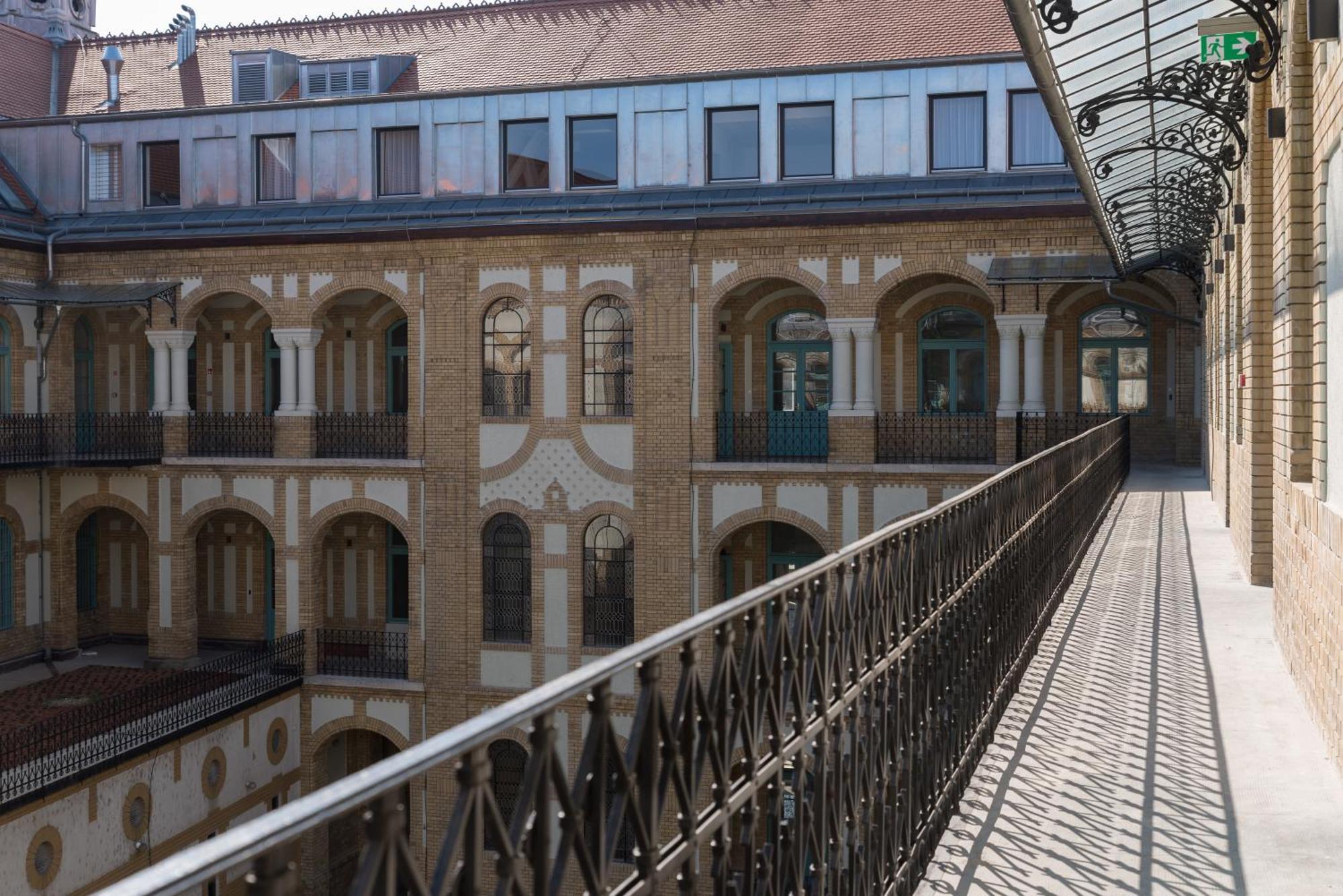 Szechenyi Center Aparthotel Szeged Ngoại thất bức ảnh